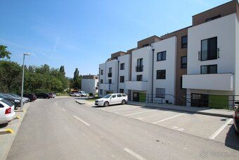 Na predaj 2-izbový byt s parkovacím státím v NOVOSTAVBE – Ul