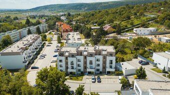 Na predaj 2-izbový byt s parkovacím státím v NOVOSTAVBE – Ul