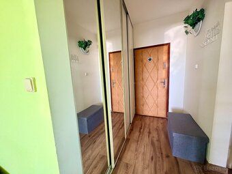 Na predaj veľký 4-izbový byt s balkónom – Levice, Perecká ul