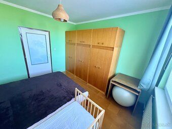 Na predaj veľký 4-izbový byt s balkónom – Levice, Perecká ul