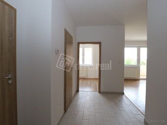3 izbový byt 57 m2 + loggia na 3. poschodí s výťahom v západ