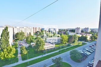 Peter Zakuťanský z realitnej kancelárie AURUM vám ponúka na 