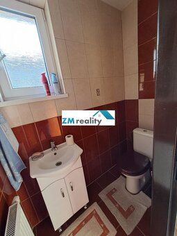 Ponúkame vám na predaj priestranný rodinný dom s trojgarážou
