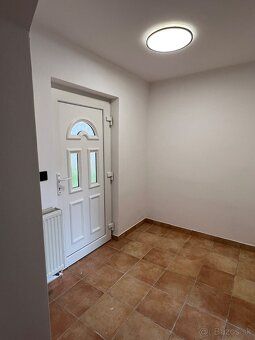 Ponúkam na predaj 3 izbový rodinný dom ktorý sa nachádza v t