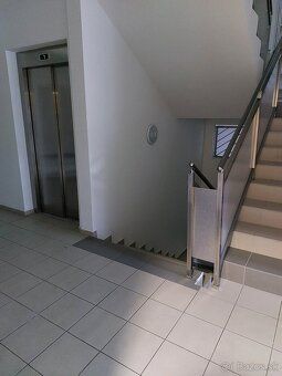 Ponúkam na prenájom 2-izbový byt s výmerou 44 m² a balkónom 