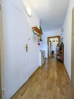 Prenajmem tento 3 izbový byt (77m2), ktorý sa nachádza v zre