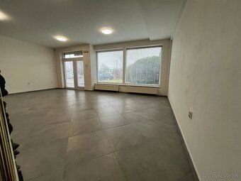 Ponúkame na prenájom dva priestory o výmere 40 m² každý, vho