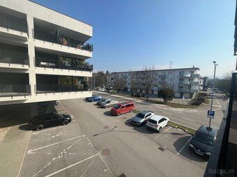 Ponúkame na prenájom veľmi pekný, zariadený 1,5 izbový byt v