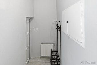 3D prehliadka:  https://my.matterport.com/show/?m=61sHuKBxzf