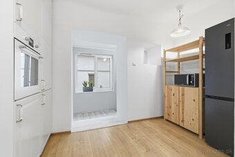 3D prehliadka:  https://my.matterport.com/show/?m=61sHuKBxzf