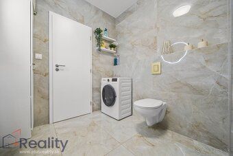 NOVÁ PONUKA! +421 915 140 870 Priestranný dvojizbový byt so 