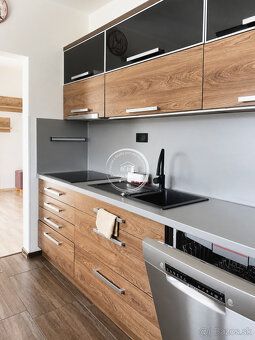 Predám 3-izbový byt (65 m²) na 6/7 poschodí s výťahom v obľú