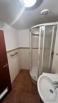 Ponúkame na prenájom prakticky riešený a príjemný nebytový p