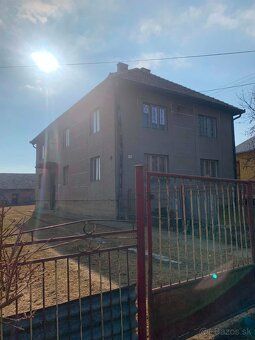 Predám rodinný dom v obci Hrachovo.Cena 70000 euro plus doho
