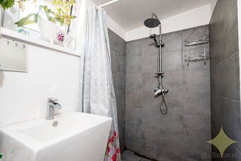 Ponúkame exkluzívne na predaj rodinný dom v meste Nová Baňa,