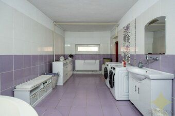Exkluzívne ponúkam na predaj dvojgeneračný rodinný dom v Luč