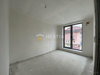 Hľadáte pokojné miesto pre svoje bývanie? Láka vás bývanie v