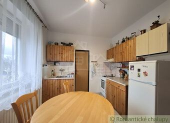 Vymením priestranný rodinný dom v obci Mýtna s kompletnou ob