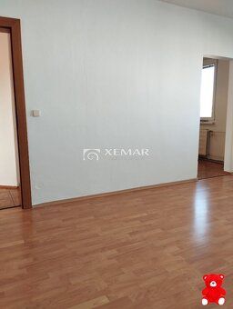 Predaj 3 izb. byt na Adyho
veľký 3 izbový čiastočne zariaden