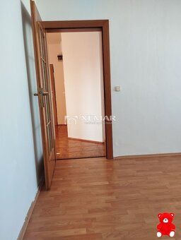 Predaj 3 izb. byt na Adyho
veľký 3 izbový čiastočne zariaden