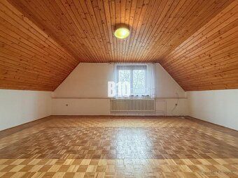 B10 Vám ponúka na predaj priestranný trojpodlažný rodinný do