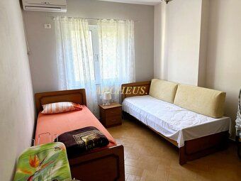 3-IZBOVÝ APARTMÁN S VEĽKOU TERASOU A VÝHĽADOM NA IÓNSKE MORE