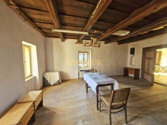 🏠 EXKLUZÍVNE: Starší rodinný dom s obrovským pozemkom a inve