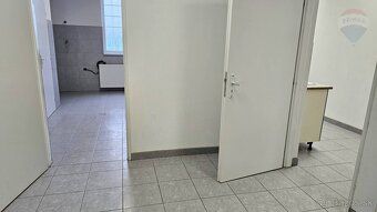 EXKLUZÍVNE LEN U NÁS! Realitná kancelária RE/MAX Family Nitr
