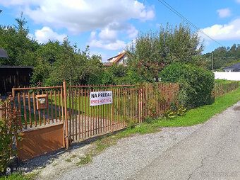 Predám rodinný dom v obci Veľké Uherce,výborná lokalita, mim