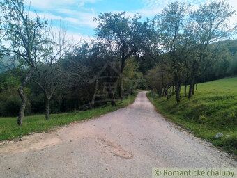 Mierne svahovitý slnečný pozemok s unikátnym výhľadom na vše