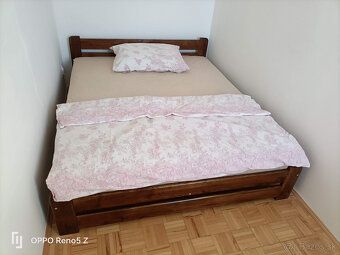 Byt je zariadený, voľný od 1.6.2026 , nájomné 540,- , elektr