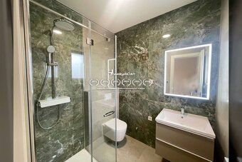 PRIVLAKA - ŠKRAPAVAC - apartmán na prízemí bytového domu s c