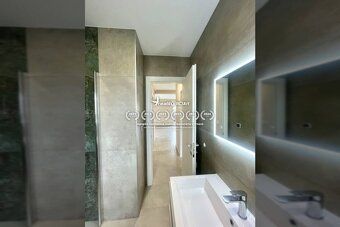 PRIVLAKA - ŠKRAPAVAC - apartmán na prízemí bytového domu s c