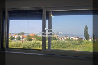 VRSI/ZUKVE - luxusný dom s bazénom, 400 m od mora.
Dom má dv