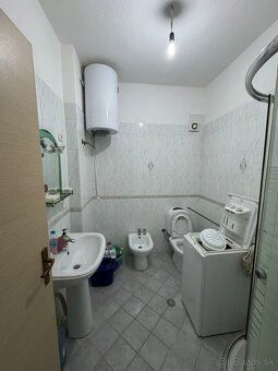 Ponúkame na predaj veľkorysý apartmán v obľúbenej turisticke
