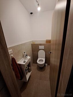 Ponúkame na predaj nový, čiastočne podpivničený bungalov v s