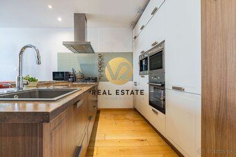 Maroš Vereš +421 904 086 200 e-mail: maros.veres@v2realestat