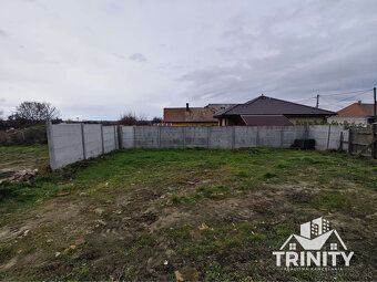 Typ: Rodinný dom Ulica: pri centre Obec: Dvory nad Žitavou
P