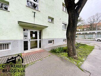 Ponúkame na predaj 2 izb. byt s balkónom orientovaným do tic
