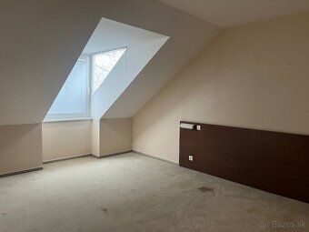 Predmetom dražby je objekt - Hotel Šandor Pavillon č.s.5027 