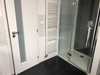 Ponúkame Vám naozaj zaujímavý priestranny luxusný byt v Bojn