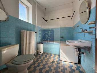 V exkluzívnom zastúpení klienta ponúkame na predaj 6 izbový 