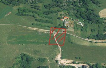 Predám pozemok o veľkosti 4023 m2 v extraviláne obce na kopc