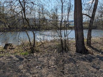 Realitná kancelária RESIDENCE ponúka stavebný pozemok s práv