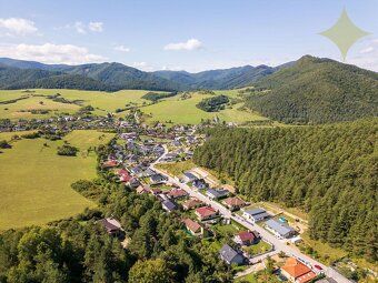 Ponúkame na predaj krásny pozemok s rozlohou 1236 m² v obci 