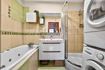 VÝHRADNE V PONUKE TUreality NA PREDAJ VEĽKÝ 3-IZBOVÝ BYT PO 