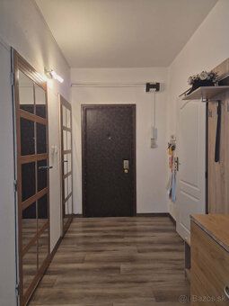 Ponúkame exkluzívne na predaj priestranný a prakticky riešen