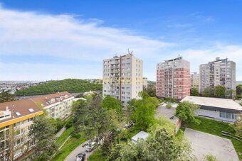 Panoramatické bývanie nad mestom: Priestranný 3-izbový byt s