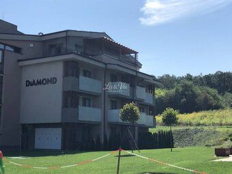Ponúkame Vám na predaj 2-izbový apartmán v novostavbe v obci