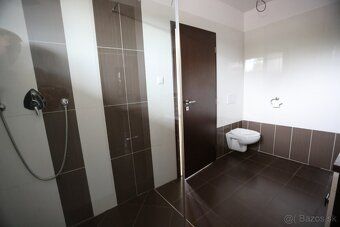 K nasťahovaniu! Výhľadu na lesík neodoláte, ktorý sa pýši na
